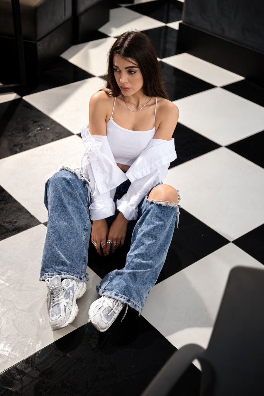 Distressed mom jeans in natural colour